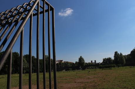 Sport unterhalb der Brücke