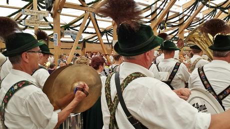 Typische Instrumente auf dem Oktoberfest