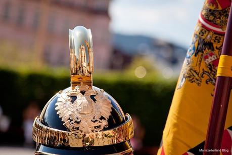 Otto von Habsburg - Trauerfeier in Mariazell - Basilika spiegelt sich im Helm