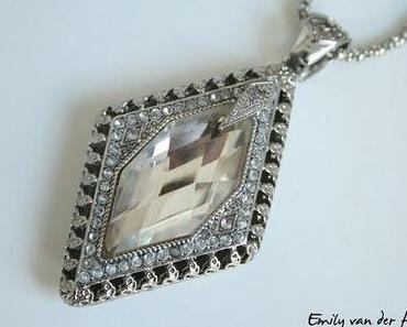 Riesige Klunker mit viel Bling Bling