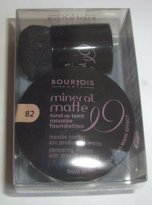 Bourjois Mineral Matte Mousse Foundation