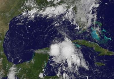 Standhaftes Tiefdruckgebiet in der Karibik könnte vor Yucatán zum Tropischen Sturm DON werden, 2011, aktuell, Atlantik, Cancún, Don, Hurrikansaison 2011, Karibik, Kuba, Live Stream Satellitenbild, Mexiko, NASA, Riviera Maya, Touristen, Video Stream, Yucatán, 