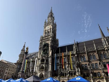 Marienplatz mit Rathaus