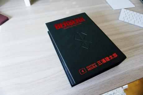 [Manga] Berserk [Master Edition 4]