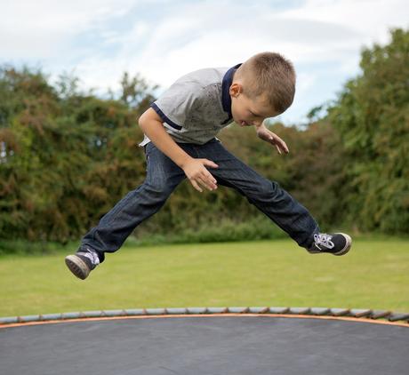 Bodentrampolin Test
