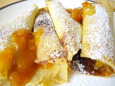 Buttermilch- Pfannkuchen mit Aprikosen-Vanille -Röster