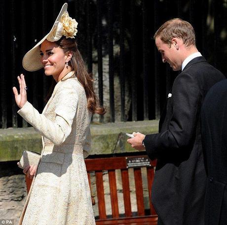 Der Stil von Herzogin Catherine: William & Kate attend Zara & Mike's wedding
