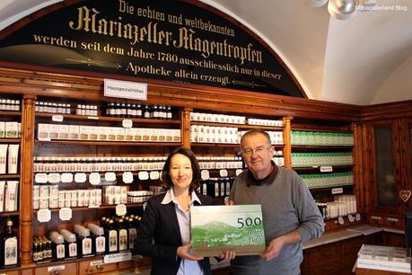 Parkscheinverlosung - Übergabe der 500 Zeller Euro an Dr. Karl Krawagna - 1. Gewinner