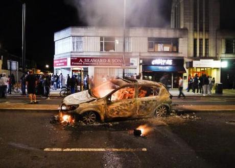 How BBM, Twitter and Facebook may – or may not – have had a role in the London riots