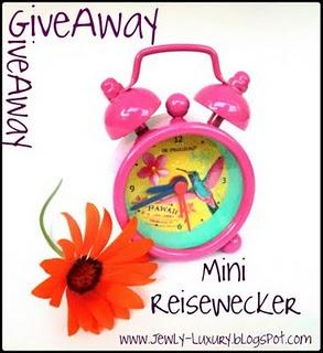 *GiveAway - Mini ReiseWecker* The Winner is...