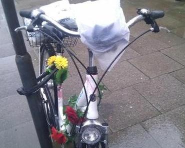 Hamburg, Regen, ein Windrädchen und Fahrradfreundlichkeit