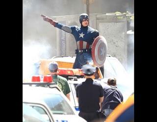 The Avengers: Chris Evans im neuen Captain America Kostüm