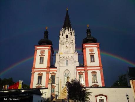 Mariazeller Basilika mit Regenbogen