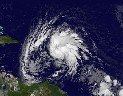 IRENE immer wahrscheinlicher als Hurrikan über die Dominikanische Republik, 2011, Dominikanische Republik, aktuell, Atlantik, August, Guadaloupe, Haiti, Hurrikansaison 2011, Karibik, Kleine Antillen, Sturmwarnung, Touristen, 