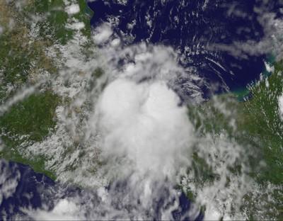 Tropisches Tief HARVEY überlebt Festland und formt sich neu - Sturmwarnung Veracruz, Südmexiko, 2011, aktuell, Atlantik, August, Golf von Mexiko, Veracruz,  Harvey, Hurrikansaison 2011, Mexiko, Oaxaca, Sturmwarnung, Chiapas, Tabasco
