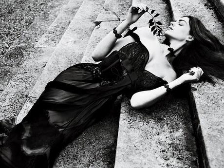 Anne Hathaway goes gothic
