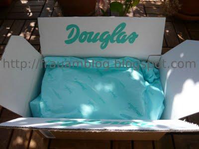 Unboxing Douglas Box of Beauty August 2011