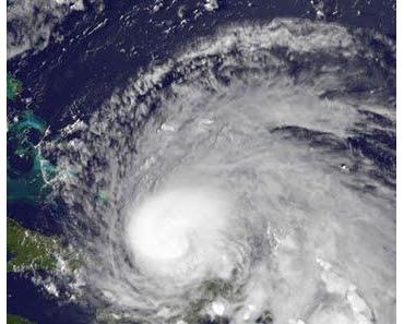 Hurrikan IRENE kommt in Kategorie 1 über Turk & Caicos-Inseln an