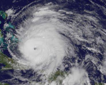 Hurrikan IRENE wahrscheinlich heute oder morgen Kategorie 4 - Ankunft US-Ostküste vorraussichtlich als starker Hurrikan