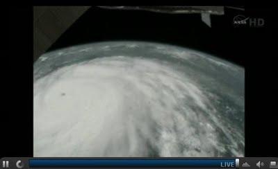 ISS überfliegt Hurrkan IRENE LIVE!!! (NASA-TV)