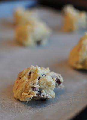 Cookies mit weißer Schokolade und Cranberries