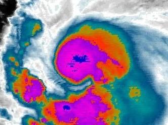 KATIA fast Hurrikan - Ist da auf dem Satellitenbild schon ein Auge zu sehen?, Katia, Atlantik, August, September, 2011, Hurrikansaison 2011, Satellitenbild Satellitenbilder, aktuell, 