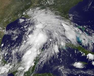 Tropisches Tief  13 (potenziell Tropischer Sturm LEE) formt sich im Golf von Mexiko