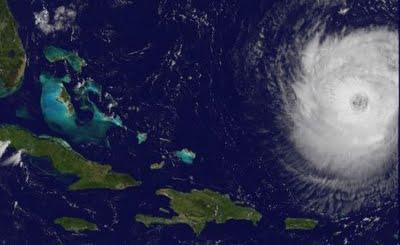 KATIA legt zu - fast Major Hurricane (Kategorie 3) - gefährlicher Wellengang US-Ostküste und Bermudas, Katia, September, 2011, Hurrikansaison 2011, Bahamas, Bermudas, US-Ostküste Eastcoast, Karibik, Atlantik, Satellitenbild Satellitenbilder, 