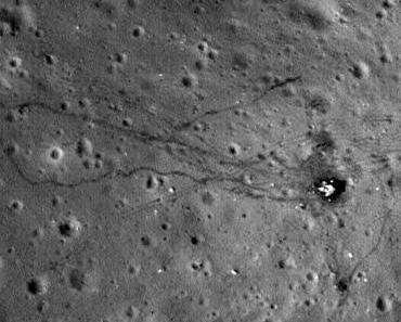 Off Topic: Menschliche Spuren auf dem Mond schärfer denn je zu sehen!
