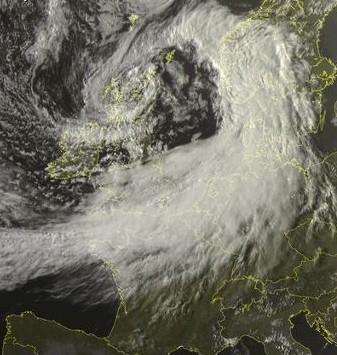 Was einmal Hurrikan IRENE war,wütet jetzt über Nordeuropa (Großbritannien, Deutschland etc.)