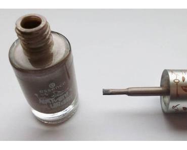 Swatch | essence Natventurista Lack "mother earth is watching you"