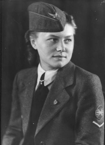 „Blitzmädchen“ Frauen und ihre Kriegsgeschichte als Wehrmachtshelferin