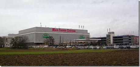 800px-Main-Taunus-Zentrum,_Frankfurt