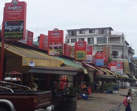 Phnom Penh: Werbeverbot für Bier & Co.