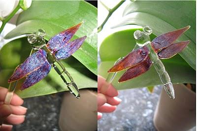 Orchideenstäbe aus Boro mit Libellen