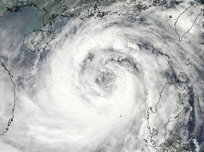 Aktuelles Satellitenbild / Satellitenfoto Taifun NESAT, Nesat, Hurrikanfotos, Taifun Typhoon, Taifunsaison, 2011, Satellitenbild Satellitenbilder, Pazifik, September, aktuell, 