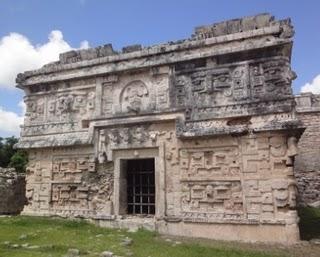 Chetumal - Palenque: Ruinen, Cenotes und Irrfahrt auf Yucatán