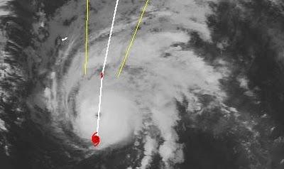 Hurrikan OPHELIA meint es anscheinend gut mit Bermuda, Ophelia, Atlantik, Bermudas, Satellitenbild Satellitenbilder, Verlauf, Zugbahn, Vorhersage Forecast Prognose, Oktober, 2011, Hurrikansaison 2011, major hurricane, aktuell, 