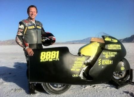Elektro-Bike mit 350 km/h und sein Fahrer Paul Thede