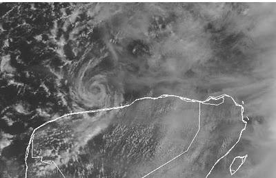 Tiefdruckgebiet bei Yucatán: Mini-Zyklon und sinkende Chancen auf Entwicklung, Mexiko, Golf von Mexiko, Yucatán, Florida, Kuba, aktuell, Oktober, 2011, Hurrikansaison 2011, 