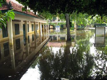 Cambodia: Government fails in the fight against the flood.