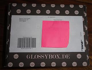 Whup Whup - Sie ist da!! Glossybox Oktober 2011