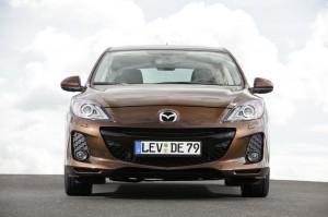 Mazda3 Frontansicht: Neue Lackfarbe Aurorabronze.