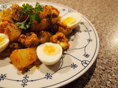 Bumenkohl-Curry mit Ei