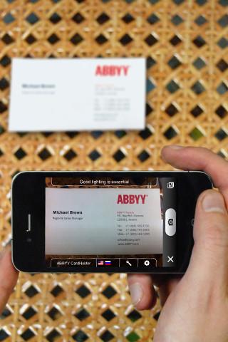 ABBYY CardHolder speichert Visitenkarten als Bild und Text getrennt vom Telefonbuch
