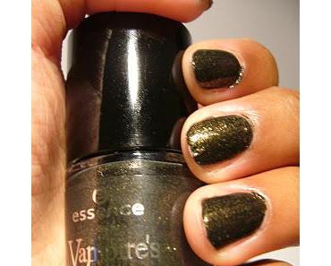 Swatch | Essence Vampires Love LE | Nagellack No.01 Gold Old Buffy