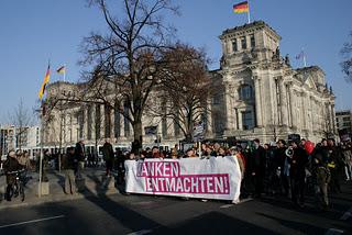 Berlin: Banken in die Schranken (Fotos)