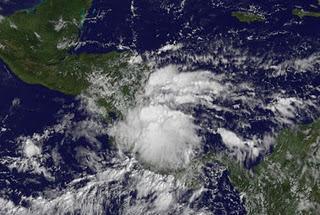 Tiefdruckgebiet Zentralamerika am 14. November 2011