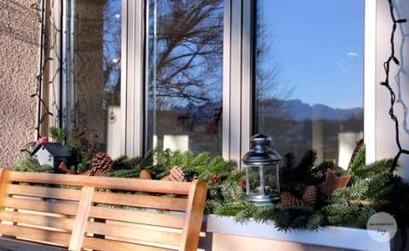 Weihnachtliche Dekoration für unser Balkonfenster