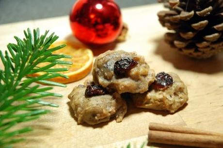 Pekannuss-Cookies mit Schokostückchen und Cranberrys